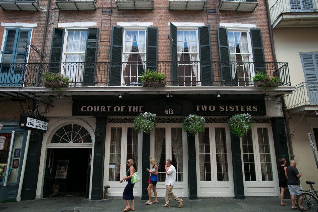 French Quarter Weddings Court of Two Sisters